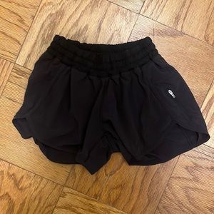 LULU LEMON shorts